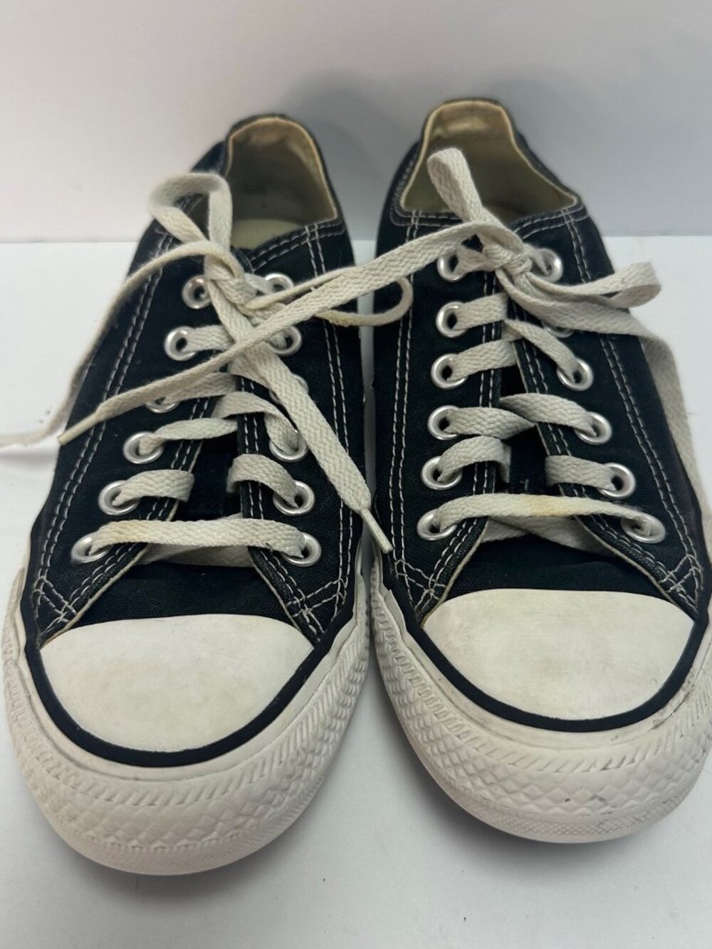 Converse Chuck Taylor Unisex Low Top Sneakers Black and White W 6.5 M 4.5 Retro